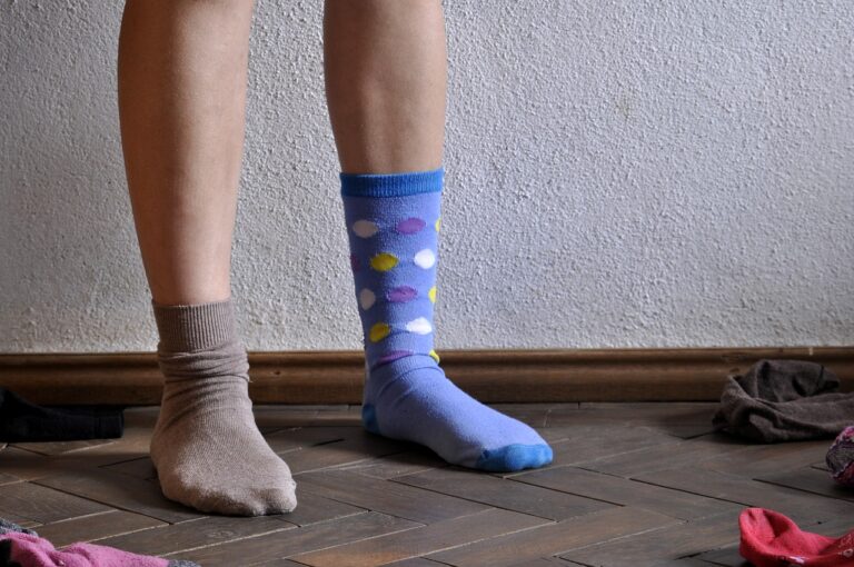 odd-socks-4424190_1280